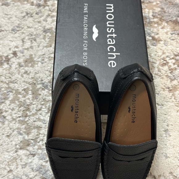 🖤MOUSTACHE BOYS LEATHER LOAFERS- Classic European Dress Shoes WORN ONCE- SIZE 10 - Picture 8 of 10